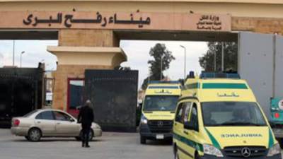 إدخال 54 مصابا فلسطينيا عبر ميناء رفح لتلقي العلاج اللازم في مستشفيات مصر