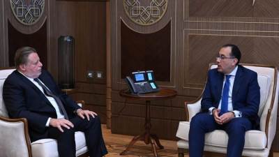 رئيس الوزراء يلتقى محافظ البنك المركزى لمتابعة عدد من الملفات