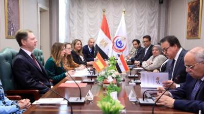 وزير الصحة يبحث مع سفير إسبانيا التعاون في خدمات زراعة الأعضاء ونقل الدم