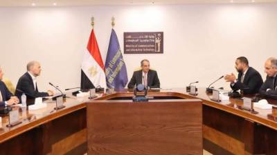 وزير الاتصالات يشهد توقيع اتفاقية تجارية مع شركة "إكسا إنفراستركتشر" الأوروبية