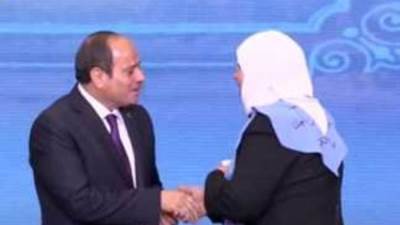 الرئيس السيسي يكرم الأمهات المثاليات في يوم المرأة المصرية