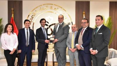 السبكي يلتقي مع المدير الإقليمي للوكالة الفرنسية للخبرة التقنية الدولية