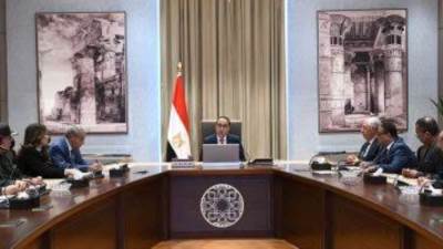 الحكومة تبدأ إجراءات توفير مخزون استراتيجى من السلع الأساسية لضبط الأسواق