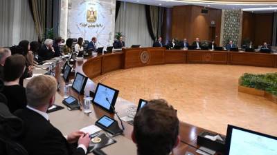 رئيس الوزراء يلتقي وفدًا من أعضاء مجلس النواب الأمريكي