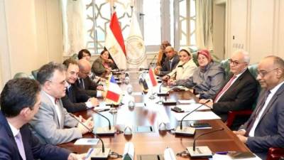 حجازي يستقبل السفير الفرنسى لبحث تعزيز التعاون فى مجال التعليم قبل الجامعي