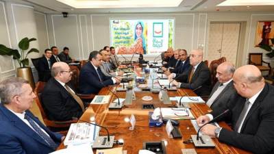 وزيرا الإسكان والإنتاج الحربى يتابعان موقف تنفيذ مشروعات المياه والصرف بالمبادرة "حياة كريمة"