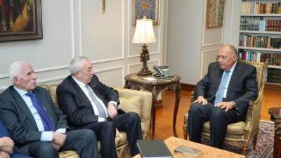 وزير الخارجية سامح شكري يستقبل وفداً من حركة فتح الفلسطينية