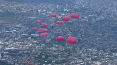 مصر تواصل أعمال الإسقاط الجوى اليومي للمساعدات الإنسانية على شمال غزة