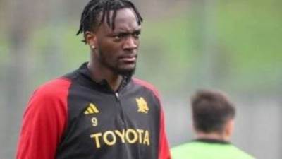 روما يستعيد مهاجمه إبراهام بعد غياب طويل بسبب الرباط الصليبي