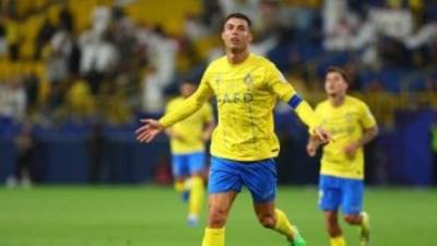 رونالدو يسجل هاتريك في فوز النصر بخماسية على الطائي بالدوري السعودي