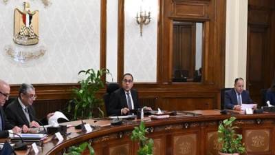 رئيس الوزراء يتابع جهود فض التشابكات المالية بين وزارتى الكهرباء والإسكان