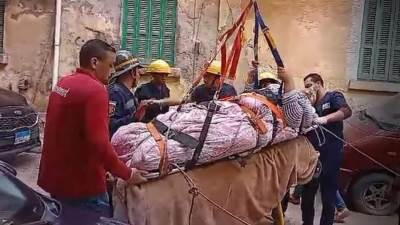 الحماية المدنية بالإسكندرية تستجيب لالتماس مواطن يعاني من سمنة مفرطة