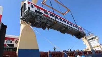 وصول أول عربة درجة أولى مكيفة روسية ميناء الإسكندرية