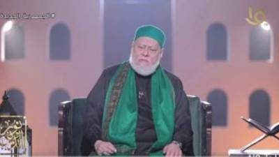 هل يمكننى عدم ارتداء الحجاب أمام صديقتى غير المسلمة؟ على جمعة يجيب