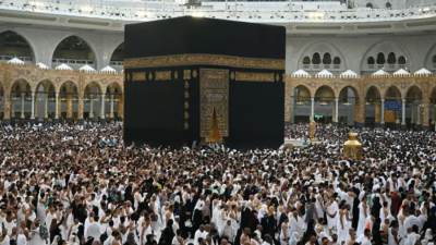 حشود مليونية بالمسجد الحرام في ليلة 28 رمضان