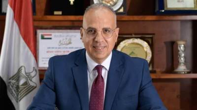 سويلم يتابع أعمال تطهير المصارف العامة ومشروعات إنشاء شبكات الصرف المغطى