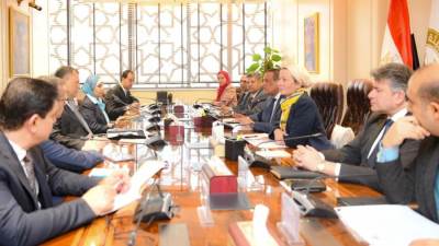 وزراء البيئة والتنمية والسياحة يناقشون آليات تطبيق منظومة التخلص الآمن من المخلفات بالمنشآت السياحية