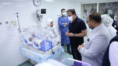 وزير الصحة يتفقد مستشفى محلة مرحوم التخصصي  ويشيد بمستوى وجودة المستشفى