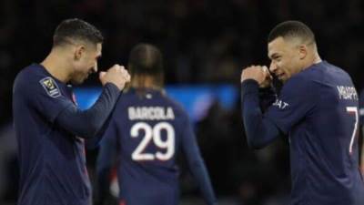 موعد مباراة باريس سان جيرمان ضد برشلونة والقنوات الناقلة