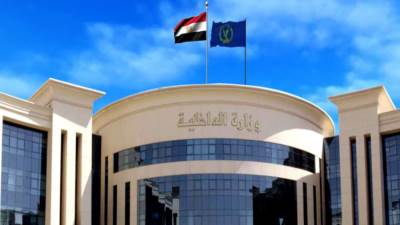 الداخلية تنهي خدمة أمين شرطة لارتكابه تجاوزات مع أحد السائحين