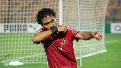 حسين الشحات يبدأ ارتداء قناع الوجه وأداء التدريبات الخفيفة وفحص طبى مستمر