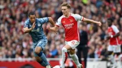 أرسنال يسقط أمام أستون فيلا ويُهدي السيتى صدارة البريميرليج