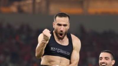 عودة معلول وهانى ونيدفيد لقائمة الأهلى أمام الزمالك.. وغياب مروان وتاو