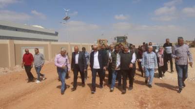 مسئولو "الإسكان" يتابعون سير العمل بالمنطقة الصناعية بمدينة العاشر من رمضان