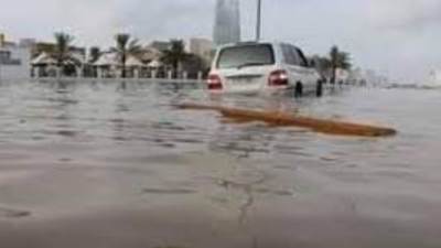 الإمارات تعلن حالة الطوارئ وتلغي العديد من الرحلات الجوية بسبب الأمطار الغزيرة