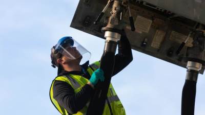 بوينج تسجّل أكبر عملية شراء لوقود الطيران المستدام المخلوط