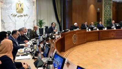 رئيس الوزراء يوجِه بإعداد خطة للتوسع فى استنباط تقاوى قليلة استهلاك المياه