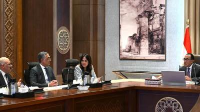 رئيس الوزراء: دعم كامل لتوسعات المجمع الصناعى لشركة "هايير" الصينية