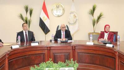 وزير التعليم يعقد اجتماعًا مع رؤساء لجان النظام والمراقبة ورؤساء لجان الإدارة استعدادًا لامتحانات الثانوية العامة ٢٠٢٤