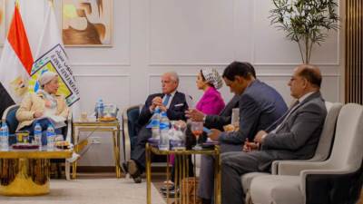 وزيرة البيئة تناقش مع محافظ جنوب سيناء عدد من الموضوعات المشتركة بالمشروعات الخضراء