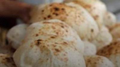 قبل بدء تطبيق الأسعار الجديدة.. شعبة المخابز تٌعلن عن أنخفاض جديد في الدقيق 