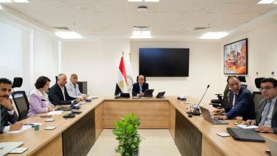 سويلم يتابع موقف الدراسة البحثية بشأن "تبطين الترع بإستخدام مواد صديقة للبيئة"