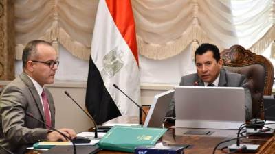 وزير الشباب والرياضة يناقش تشكيل لجان الاتحاد الإفريقي للرياضة الجامعية