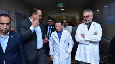 السبكي يستقبل وفدًا من الخبراء الطبيين الفرنسيين في المنشآت الصحية