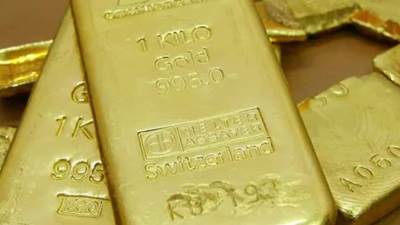 تراجع أسعار الذهب بنحو 3% لأدنى مستوى في أسبوع