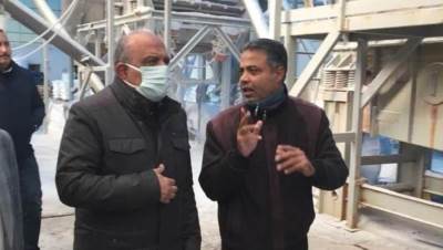 وزير قطاع الأعمال العام يبحث تطوير ملاحة "سبيكة" بسيناء وإقامة مجمع صناعي للاستفادة من المحلول المر