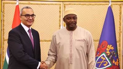 سفير مصر يقدم أوراق اعتماده لرئيس جامبيا