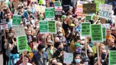 اعتقال 500 طالب خلال احتجاجات مؤيدة للفلسطينيين بالجامعات الأمريكية