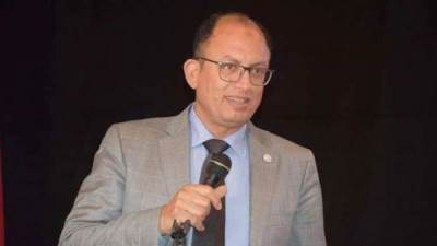 نائب رئيس جامعة حلوان يتواصل مع الطالبة سارة هشام لبحث مشكلتها