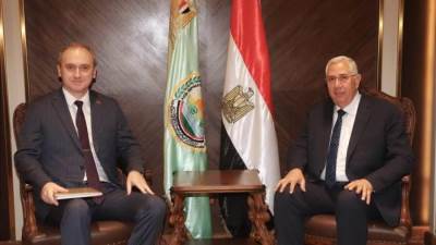 وزير الزراعة يتابع مع سفير بيلاروسيا بالقاهرة ملفات التعاون الزراعي المشترك بين البلدين