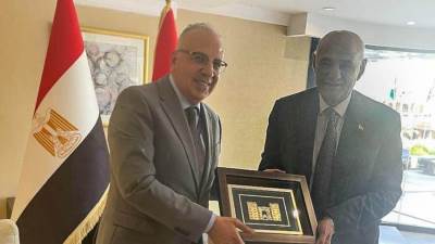 الدكتور سويلم يلتقى وزير الموارد المائية بالجمهورية العراقية