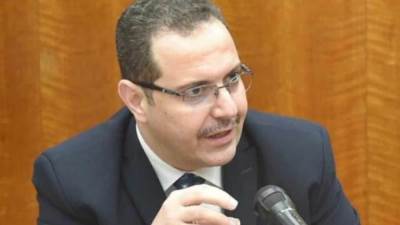 عباس يؤكد أهمية مواصلة النجاح فى توفير الفرص الاستثمارية بالمدن الجديدة.. وخاصة بآلية السداد بالدولار تحويلاً من الخارج