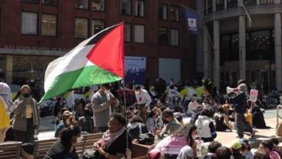 اعتقال عشرات المؤيدين لفلسطين في عدد من الجامعات الأمريكية