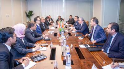 اقتصادية قناة السويس تستقبل نائب وزير التجارة والصناعة الإندونيسى والوفد المرافق له لبحث التعاون