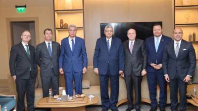 رئيس الرقابة الصحية يبحث مع رئيس استرازينيكا مصر التعاون المشترك