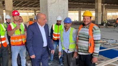 وزير قطاع الأعمال العام يتفقد مصانع شركة مصر شبين الكوم للغزل والنسيج بمحافظة المنوفية